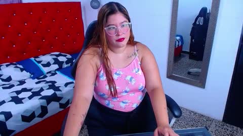 Snapshot of little_flower4you chatting on 25, 10, 2025 mai rojas online show from 25, 10, 2025