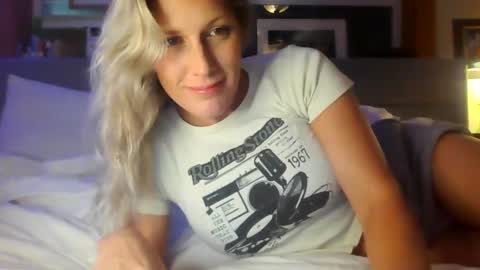 Snapshot of little_lies chatting on 11, 3, 2025 little lies online show from 11, 3, 2025