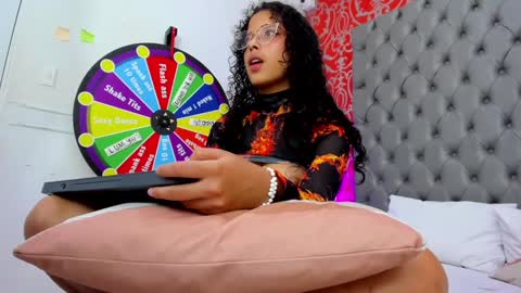 Snapshot of little_lilith_apple chatting on 4, 2, 2025 little_lilith_apple online show from 4, 2, 2025