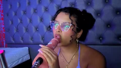 Snapshot of little_lilith_apple chatting on 20, 11, 2025 little_lilith_apple online show from 20, 11, 2025