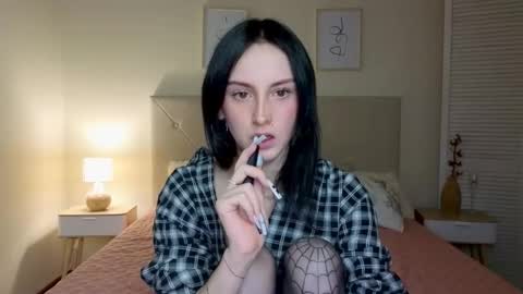 Snapshot of little_mollee chatting on 1, 10, 2025 little_mollee online show from 1, 10, 2025