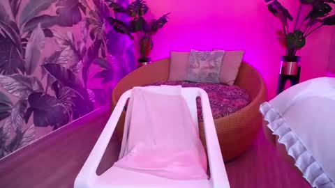 Paulette online show from 8, 11, 2025