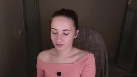 Snapshot of little_pretty_woman chatting on 8, 10, 2025 little_pretty_woman online show from 8, 10, 2025