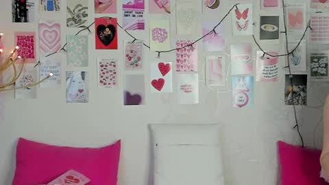 Snapshot of little_radiant_sun chatting on 20, 2, 2026 Kriss online show from 20, 2, 2026