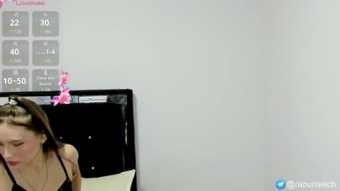 Snapshot of little_rapunsel_ chatting on 26, 9, 2025 RAPUNSEL AND CAIN online show from 26, 9, 2025