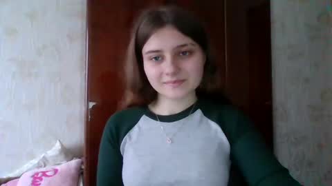 little_shygirl_ online show from 24, 1, 2025