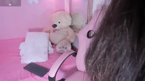 Ari online show from 2, 10, 2025