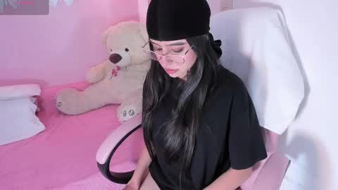 Ari online show from 3, 10, 2025