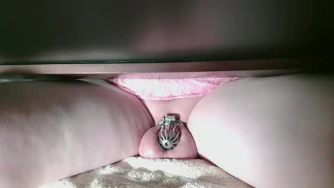 Snapshot of littleclitty247 chatting on 20, 9, 2025 Littlleclitty247 online show from 20, 9, 2025