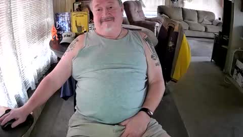 Littled83057 online show from 17, 4, 2026