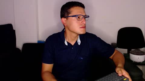 Manu online show from 4, 12, 2025