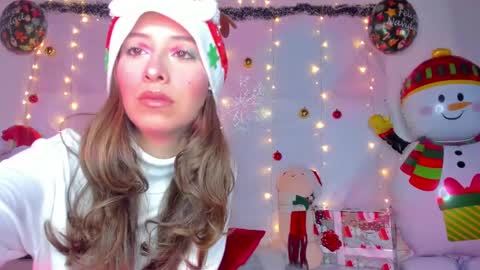 Snapshot of littlee_emma_ chatting on 30, 12, 2024 littlee_emma_ online show from 30, 12, 2024