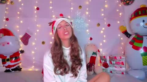 Snapshot of littlee_emma_ chatting on 30, 12, 2024 littlee_emma_ online show from 30, 12, 2024