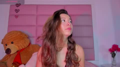 Snapshot of littlee_emma_ chatting on 10, 1, 2025 littlee_emma_ online show from 10, 1, 2025