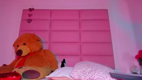 Snapshot of littlee_emma_ chatting on 12, 2, 2025 littlee_emma_ online show from 12, 2, 2025