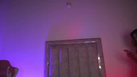 littlee_emma_ online show from 19, 4, 2026