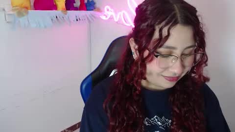 Snapshot of littlee_red chatting on 21, 11, 2025 Angel online show from 21, 11, 2025