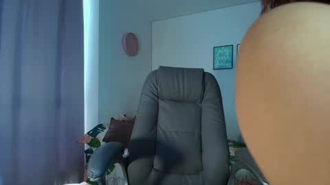 Snapshot of littlee_sophiee chatting on 2, 12, 2024 Sophie online show from 2, 12, 2024