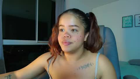 Snapshot of littlee_sophiee chatting on 14, 12, 2024 Sophie online show from 14, 12, 2024