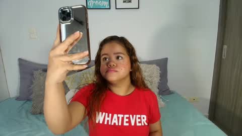 Snapshot of littlee_sophiee chatting on 15, 9, 2025 Sophie online show from 15, 9, 2025