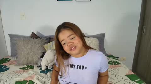 Snapshot of littlee_sophiee chatting on 20, 9, 2025 Sophie online show from 20, 9, 2025