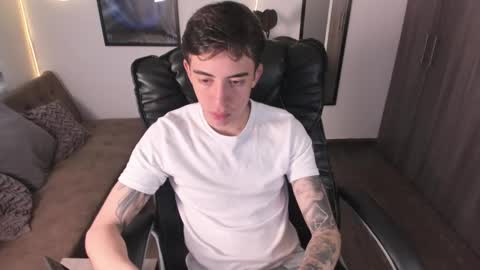 Snapshot of littleferxxo chatting on 4, 2, 2025 Ferxxo online show from 4, 2, 2025