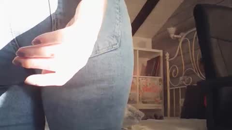 Your little flower  online show from 8, 4, 2026