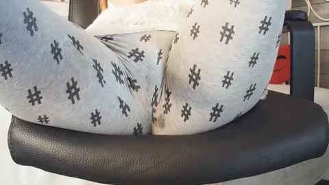 Your little flower  online show from 18, 4, 2026