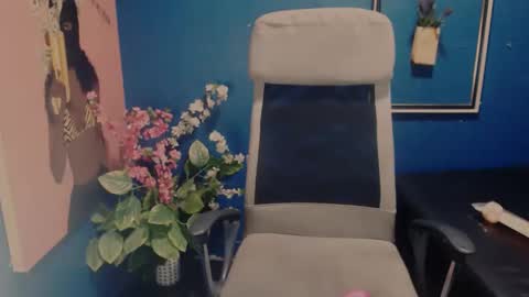 littleindianmilf online show from 8, 10, 2025