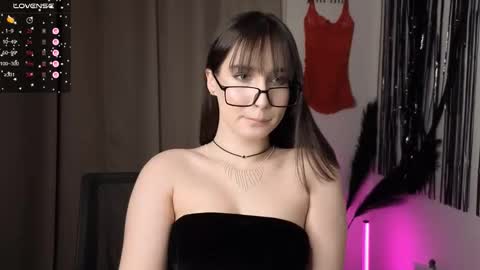 Snapshot of littlem0lly chatting on 11, 2, 2026 Violetta online show from 11, 2, 2026