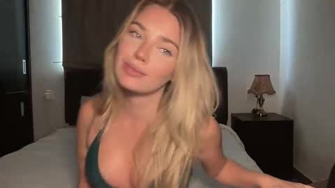 Marciabrady online show from 8, 11, 2025