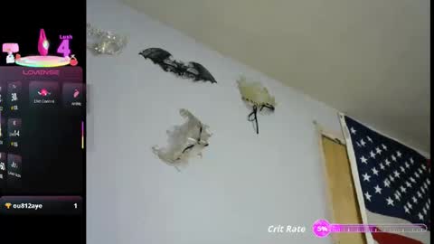 Snapshot of littlemask chatting on 27, 4, 2026 Tittygirl8 online show from 27, 4, 2026