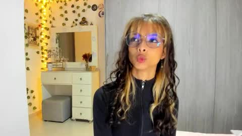 Luna online show from 6, 2, 2026