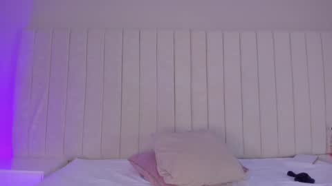 im olivia IG littleolivia01 online show from 3, 2, 2025