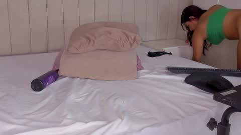 im olivia IG littleolivia01 online show from 21, 2, 2025