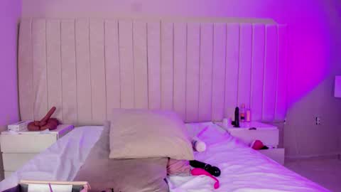 im olivia IG littleolivia01 online show from 7, 1, 2026