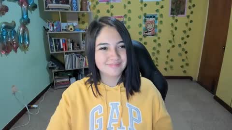 Snapshot of littleprety6969 chatting on 22, 2, 2025 Mia Wednesday to Sunday 730 am to 1030 am Colombian Hour D online show from 22, 2, 2025