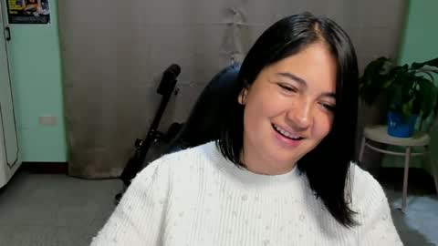 Snapshot of littleprety6969 chatting on 15, 10, 2025 Mia Wednesday to Sunday 730 am to 1030 am Colombian Hour D online show from 15, 10, 2025