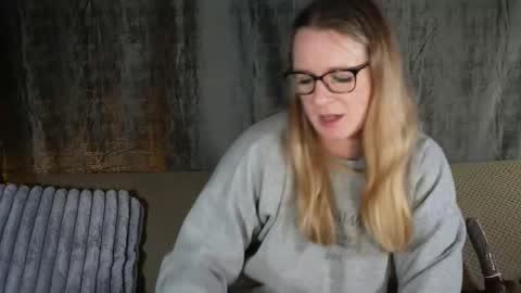 Snapshot of littleprincess92 chatting on 12, 2, 2025 littleprincess92 online show from 12, 2, 2025