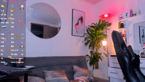 LITTLE SEXY RUBY online show from 4, 1, 2025