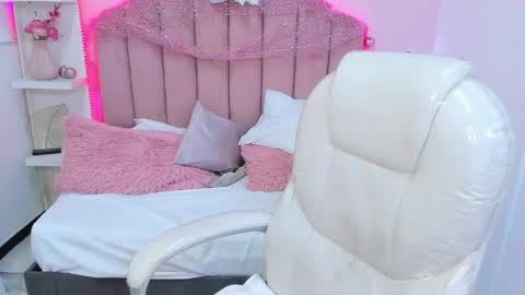  sofii  online show from 17, 4, 2026