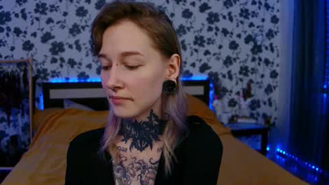 Niki  free tg channel with some photos gifs and info about streams  online show from 21, 10, 2025