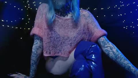 Niki  free tg channel with some photos gifs and info about streams  online show from 30, 11, 2025