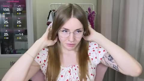 Snapshot of littlevildevil chatting on 14, 2, 2025 Eliana online show from 14, 2, 2025