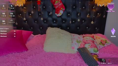 Snapshot of littlevixen18 chatting on 18, 12, 2024 littlevixen18 online show from 18, 12, 2024