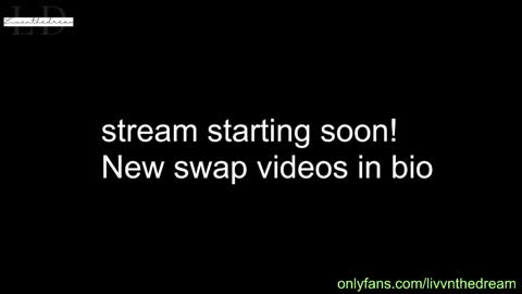 Snapshot of livanddrew chatting on 27, 12, 2024 Liv and Drew online show from 27, 12, 2024