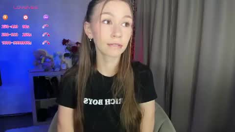 Snapshot of living_doll chatting on 3, 7, 2026 Living Doll online show from 3, 7, 2026