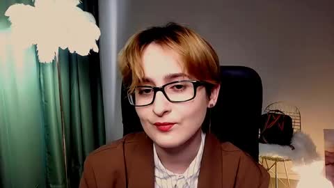 Snapshot of lixeluna chatting on 5, 5, 2026 LixeLuna online show from 5, 5, 2026