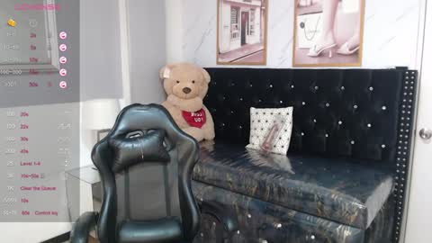 Snapshot of liz25_b chatting on 31, 1, 2025 Liz online show from 31, 1, 2025