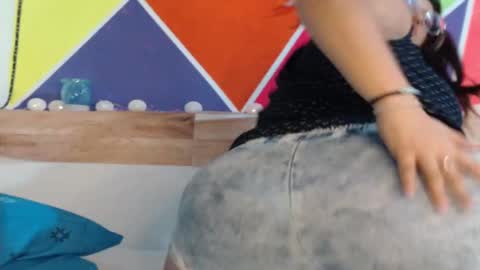 liz_603757 online show from 1, 2, 2025